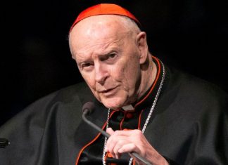 L’ex-cardinal McCarrick défroqué a versé 600.000 dollars (détail) L'ex-cardinal McCarrick défroqué a versé 600.000 dollars (détail)