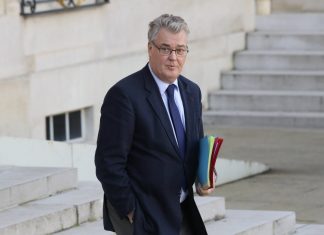 « L’oubli » de Jean-Paul Delevoye dans sa déclaration d’intérêts tombe mal "L'oubli" de Jean-Paul Delevoye dans sa déclaration d'intérêts tombe mal