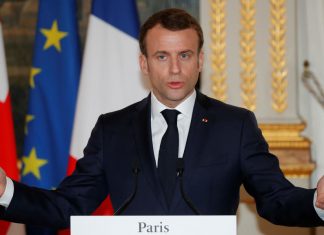 Macron reporte le sommet de Pau (détail) Macron reporte le sommet de Pau (détail)