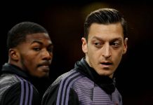 Mesut Özil retiré du jeu vidéo PES en Chine (détail) Mesut Özil retiré du jeu vidéo PES en Chine (détail)