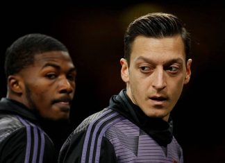 Mesut Özil retiré du jeu vidéo PES en Chine (détail) Mesut Özil retiré du jeu vidéo PES en Chine (détail)