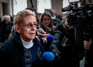 Patrick Balkany transféré à la Pitié-Salpêtrière (détail) Patrick Balkany transféré à la Pitié-Salpêtrière (détail)