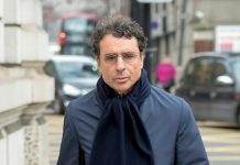 Alexandre Djouhri remis aux autorités judiciaires françaises (détail) Alexandre Djouhri remis aux autorités judiciaires françaises (détail)
