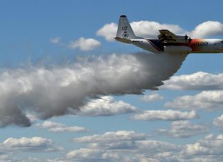 Australie : crash d’un bombardier d’eau (détail) Australie : crash d'un bombardier d'eau (détail)