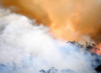 Australie: tempêtes de poussière et averses de grêle (détail) Australie: tempêtes de poussière et averses de grêle (détail)