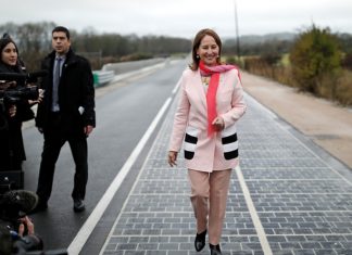 Borne: Ségolène Royal a franchi « la ligne rouge » (détail) Borne: Ségolène Royal a franchi « la ligne rouge » (détail)