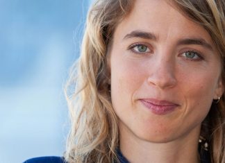 Christophe Ruggia mis en examen pour agressions sexuelles (détail) Christophe Ruggia mis en examen pour agressions sexuelles (détail)