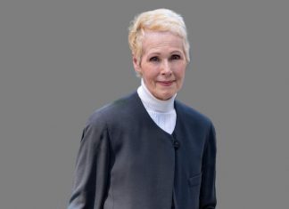 E. Jean Carroll réclame un échantillon d’ADN à Trump E. Jean Carroll réclame un échantillon d'ADN à Trump