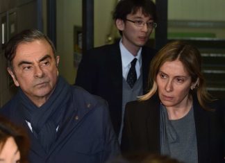 Fuite Carlos Ghosn, sa femme n’était pas au courant (détail) Fuite Carlos Ghosn, sa femme n'était pas au courant (détail)