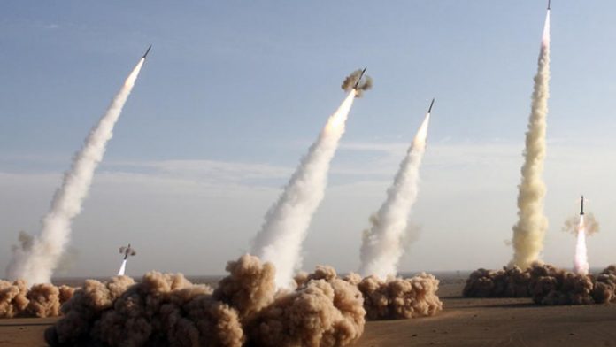 Irak: Huit roquettes tirées sur une base abritant des soldats (détail)