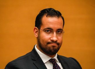 Mediapart: Alexandre Benalla saisit la justice (détail) Mediapart: Alexandre Benalla saisit la justice (détail)