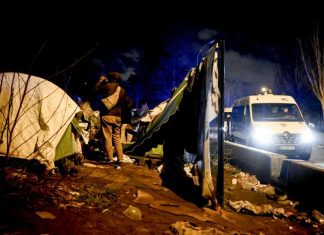Paris: Évacuation d’un important camp de migrants porte d’Aubervilliers Paris: Évacuation d'un important camp de migrants porte d'Aubervilliers