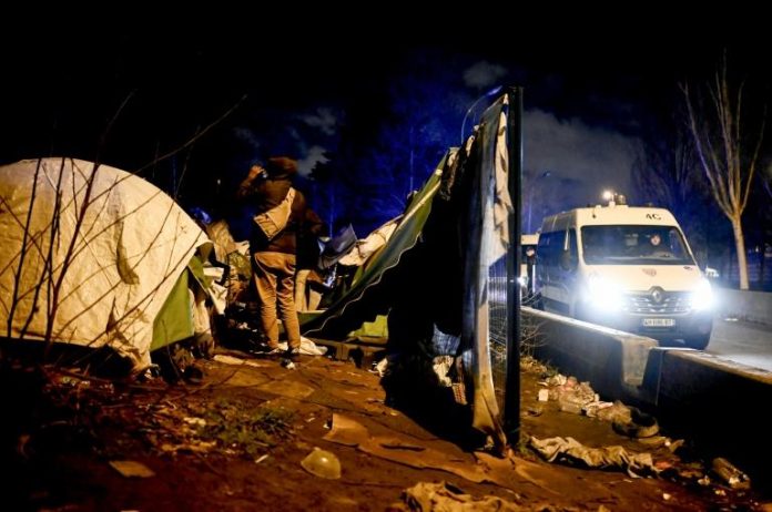 Paris: Évacuation d'un important camp de migrants porte d'Aubervilliers