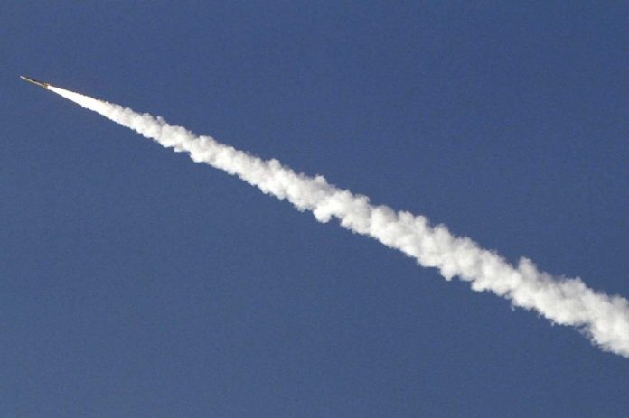 Trump annonce la construction de "nombreux missiles hypersoniques"