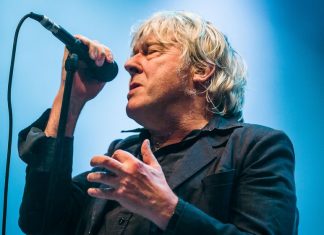 Arno est atteint d’un cancer du pancréas (détail) Arno est atteint d'un cancer du pancréas (détail)