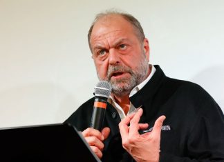 Dupond-Moretti va demander à Macron l’asile politique pour Assange (détail) Dupond-Moretti va demander à Macron l'asile politique pour Assange (détail)