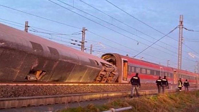 Italie : un train déraille près de Milan et fait deux morts
