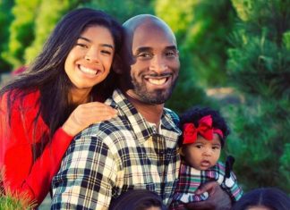 Kobe et Gianna Bryant ont été enterrés dans l’intimité (détail) Kobe et Gianna Bryant ont été enterrés dans l'intimité (détail)