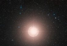 La luminosité de l’étoile Bételgeuse faiblit encore (détail) La luminosité de l'étoile Bételgeuse faiblit encore (détail)