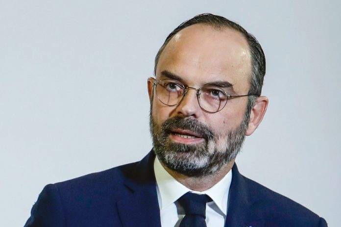 La permanence d'Édouard Philippe taguée au Havre (détail) La permanence d'Édouard Philippe taguée au Havre (détail)