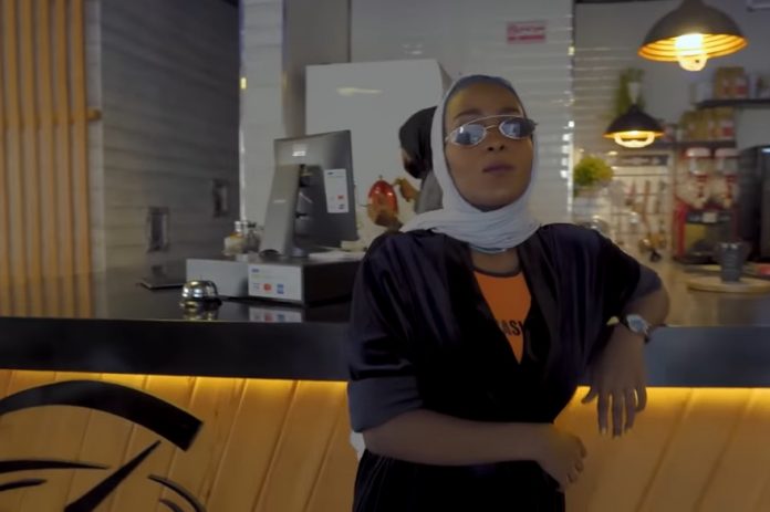 Les autorités de La Mecque ordonnent l'arrestation de la rappeuse Asayel Slay