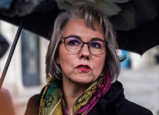 Municipales : Jacline Mouraud exclue d’une liste en Bretagne (détail) Municipales : Jacline Mouraud exclue d’une liste en Bretagne (détail)