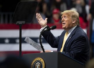 Trump remplace le patron du renseignement après un briefing lié à la Russie (détail) Trump remplace le patron du renseignement après un briefing lié à la Russie (détail)