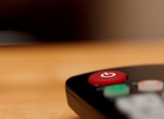 Canal+ en clair pendant le confinement fait grincer des dents TF1, pas le CSA Canal+ en clair pendant le confinement fait grincer des dents TF1, pas le CSA