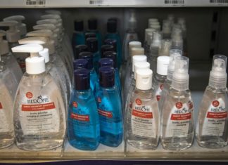 Coronavirus: Les pharmacies vont pouvoir fabriquer du gel hydroalcoolique, son prix fixé par l'Etat