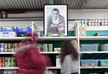 Les Restos du cœur redoutent une baisse des dons à cause du coronavirus (détail) Les Restos du cœur redoutent une baisse des dons à cause du coronavirus (détail)