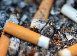 L’odeur de tabac froid présenterait des risques pour la santé (détail) L'odeur de tabac froid présenterait des risques pour la santé (détail)