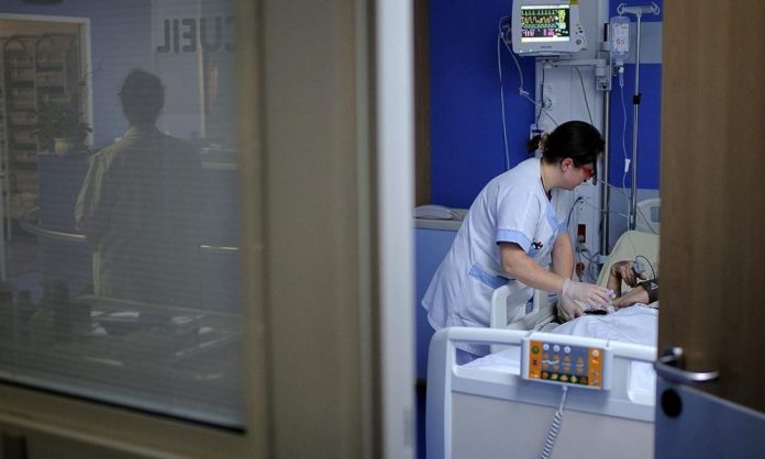 Actualités coronavirus : 10.869 morts, 7148 personnes en réanimation