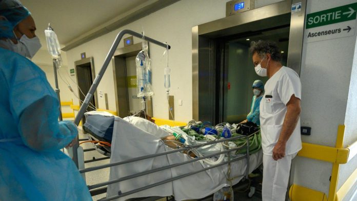 Actualités coronavirus : 18 681 morts en France, 761 décès vendredi