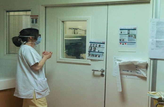 Actualités Coronavirus : 588 décès à l'hôpital en 24 heures