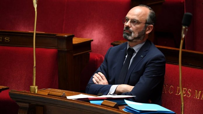 Actualités coronavirus : Édouard Philippe, le confinement va être "amené à durer"