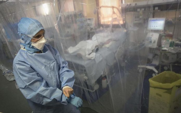 Actualités coronavirus : Le nombre d'hospitalisations baisse pour le troisième jour en France