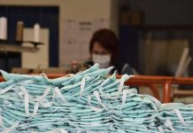 Coronavirus France EN DIRECT : Les distributions de masques démarreront le 4 mai Coronavirus France EN DIRECT : Les distributions de masques démarreront le 4 mai