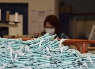 Coronavirus France EN DIRECT : Les distributions de masques démarreront le 4 mai Coronavirus France EN DIRECT : Les distributions de masques démarreront le 4 mai