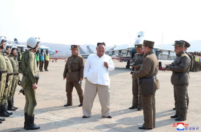 Kim Jong-un est « vivant et en bonne santé », selon Séoul (détail) Kim Jong-un est « vivant et en bonne santé », selon Séoul (détail)