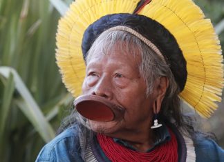 Le chef Raoni lance un appel à l’aide pour faire face au nouveau coronavirus Le chef Raoni lance un appel à l'aide pour faire face au nouveau coronavirus