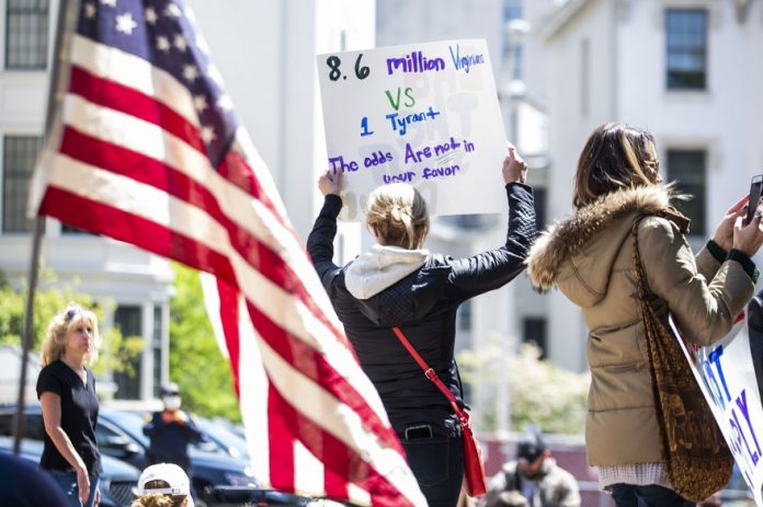 Les manifestations anti-confinement se multiplient aux Etats-Unis