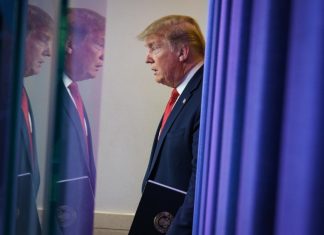 Trump dénonce la Chine pour la propagation du coronavirus (détail) Trump dénonce la Chine pour la propagation du coronavirus (détail)