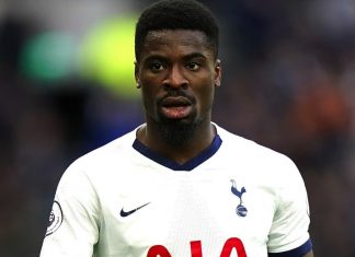 Aurier aurait enfreint les règles sanitaires pour la troisième fois (détail) Aurier aurait enfreint les règles sanitaires pour la troisième fois (détail)