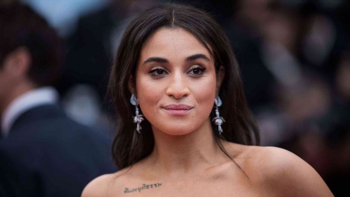 Camélia Jordana dénonce les violences policières, et interpelle Christophe Castaner (détail) Camélia Jordana dénonce les violences policières, et interpelle Christophe Castaner (détail)