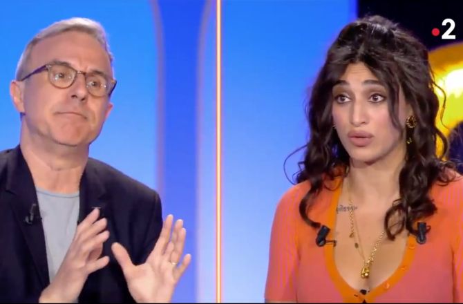 Camélia Jordana déplore les violences policières "quotidiennes" en banlieue (détail) Camélia Jordana déplore les violences policières "quotidiennes" en banlieue (détail)
