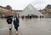 Coronavirus France en direct : Paris passe en zone orange Coronavirus France en direct : Paris passe en zone orange