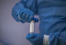 Coronavirus France en direct : 32 morts et plus de 12 000 nouveaux cas Coronavirus France en direct : Nouveau record avec 52 010 nouveaux cas de COVID-19