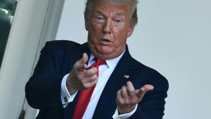 Donald Trump menace les réseaux sociaux (détail)