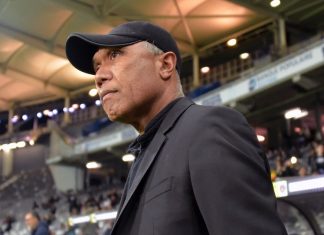 Kombouaré lance un appel à la grève (détail) Kombouaré lance un appel à la grève (détail)