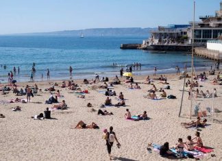 Le coronavirus ne survit pas dans l’eau de mer (détail) Le coronavirus ne survit pas dans l'eau de mer (détail)